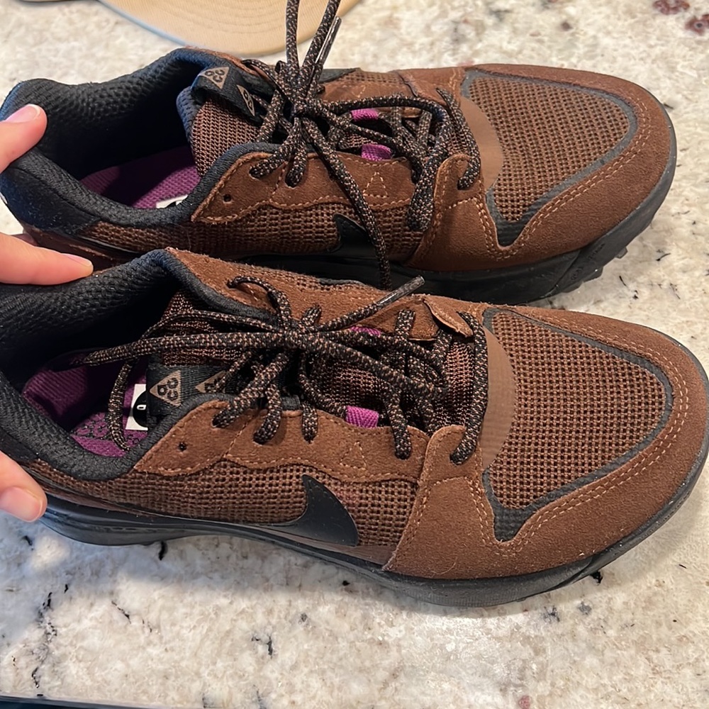 Nike ACG HIKING SHOES - Picture 2 of 7